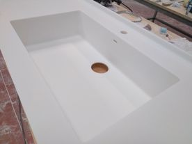 JIJ Solid Surface lavabo en montaje
