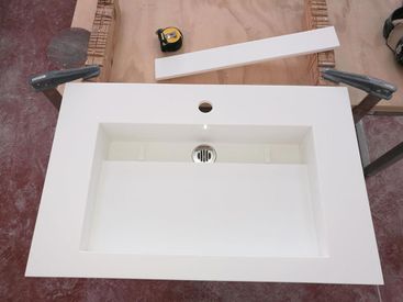 JIJ Solid Surface lavabo de baño en fabricación
